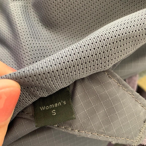 REI women’s trail 40 backpack. ON HOLD 24 hours - Picture 8 of 8